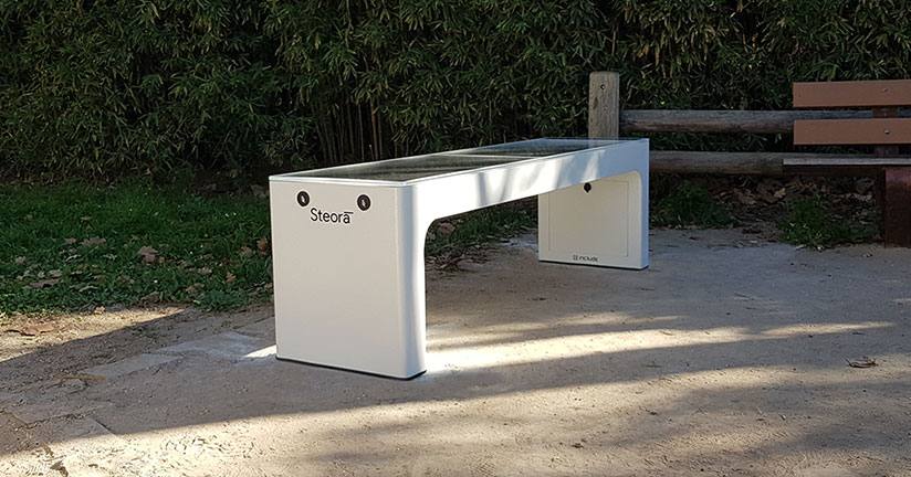 Banc solaire connecté au Pradet